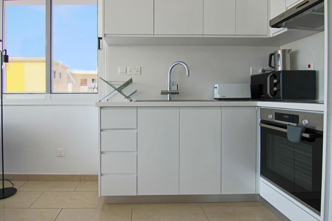 Phaedrus Living: Seaside Modern Flat Lighthouse 63 Apartamento Pafos Exterior foto